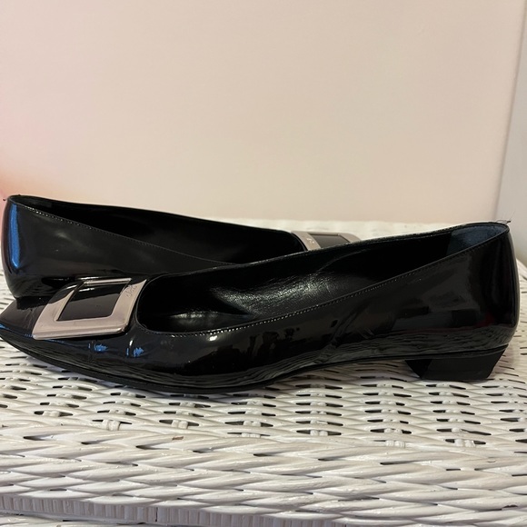 SOLD Authentic Roger Vivier flats - Picture 8 of 8